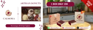 Banner promosi Calmora Donuts dengan berbagai varian donat artisan dan kemasan produk.